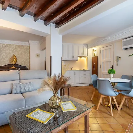 Adanar-apartamentos Muralla Ziri Apartment