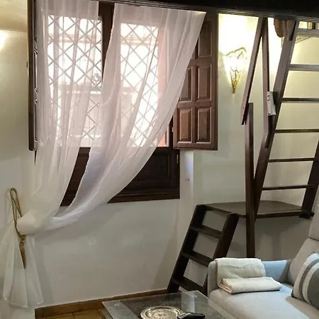Adanar-apartamentos Muralla Ziri Apartment *