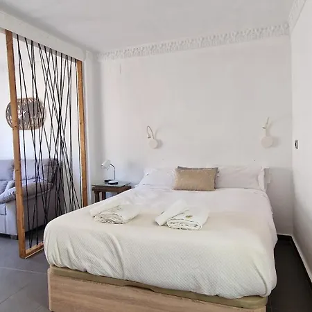 Adanar-apartamentos Muralla Ziri Apartment